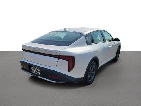 Used 2025 Kia K4 FWD image 3