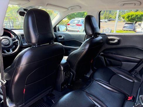 Used 2020 Jeep Compass Trailhawk AWD/4WD image 30