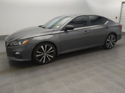 Used 2020 Nissan Altima 2.5 SR FWD image 2