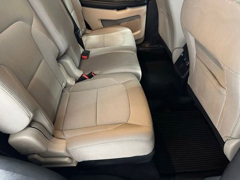 Used 2018 Ford Explorer XLT w/ Equipment Group 201A AWD/4WD image 46