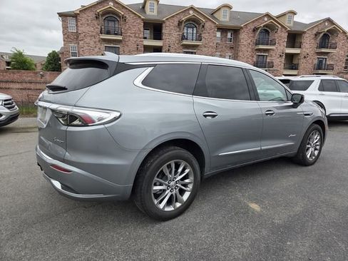 Used 2023 Buick Enclave Avenir w/ Avenir Technology Package image 4