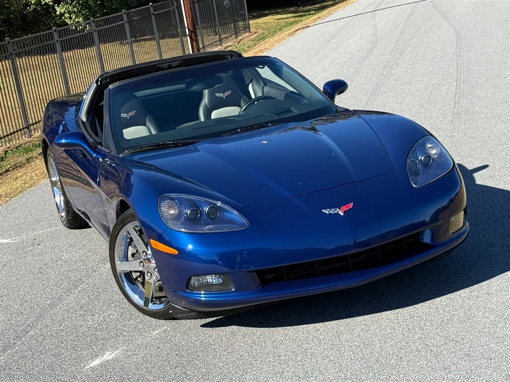 Used 2007 Chevrolet Corvette Coupe w/ Preferred Equipment Group RWD image 28