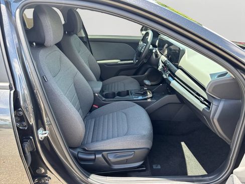 Used 2025 Kia K4 EX FWD image 12