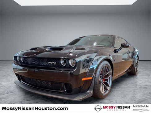 Used 2019 Dodge Challenger SRT Hellcat Redeye image 4