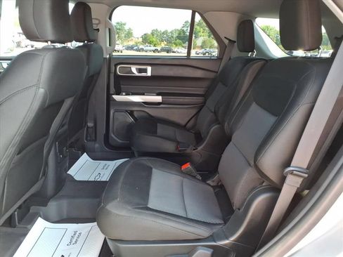 Used 2024 Ford Explorer XLT AWD/4WD image 24