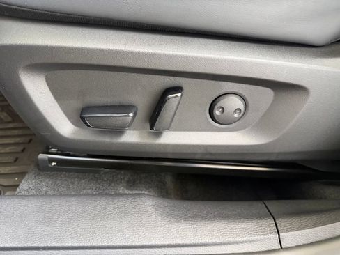 Used 2025 Mitsubishi Outlander SE FWD image 40