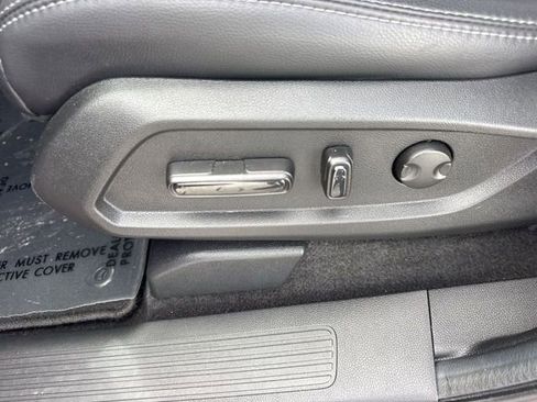 Used 2024 Honda Pilot Touring image 12