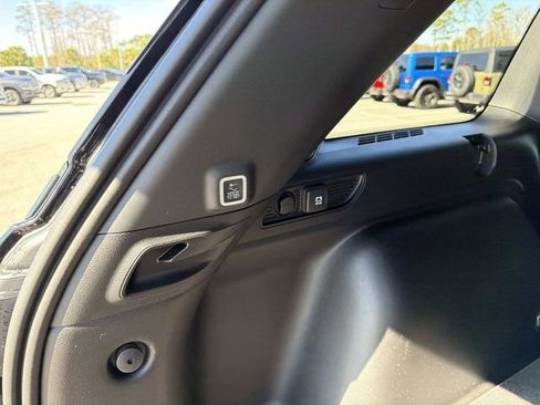 New 2026 Jeep Grand Cherokee Altitude image 10