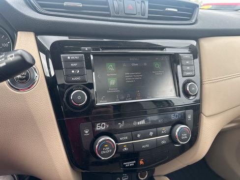 Used 2019 Nissan Rogue SL w/ Premium Package AWD/4WD image 29