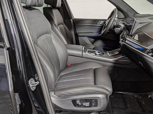 Used 2026 BMW X7 M60i image 31