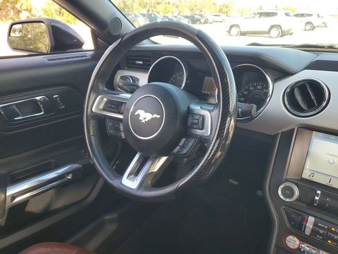 Used 2017 Ford Mustang Premium image 15