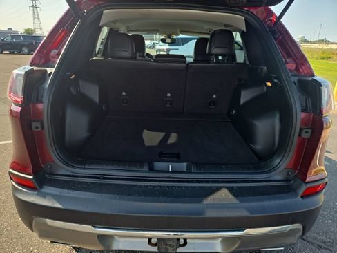 Used 2019 Jeep Cherokee Limited w/ Trailer Tow Group AWD/4WD image 13