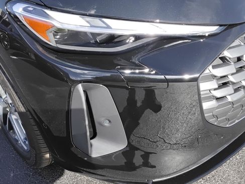 Used 2025 Audi Q5 Premium w/ Convenience Package image 7