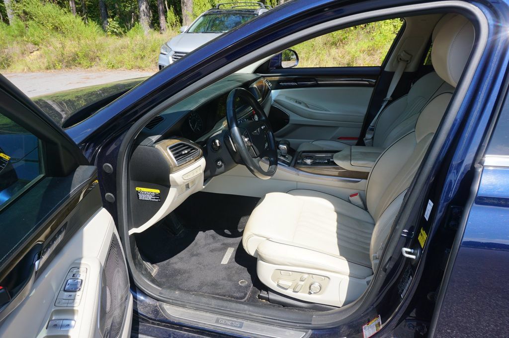 Used 2019 Genesis G90 3.3T Premium AWD/4WD image 2