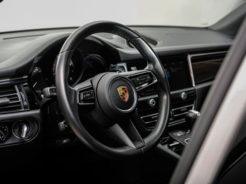 Used 2023 Porsche Macan AWD/4WD image 20