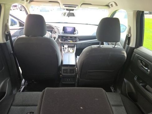 Used 2024 Nissan Rogue SV FWD image 12