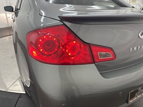 Used 2011 INFINITI G37 Sedan RWD image 21