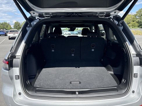 New 2025 Jeep Grand Cherokee Laredo X w/ Luxury Tech Group I image 14