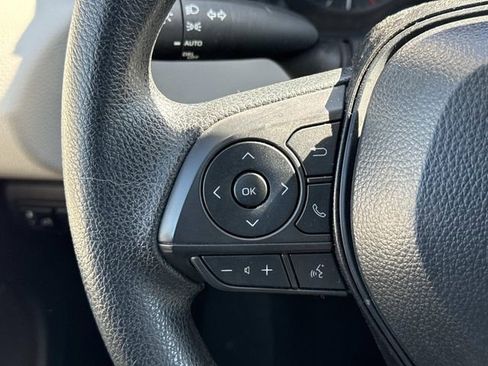 Used 2025 Toyota Corolla LE image 24