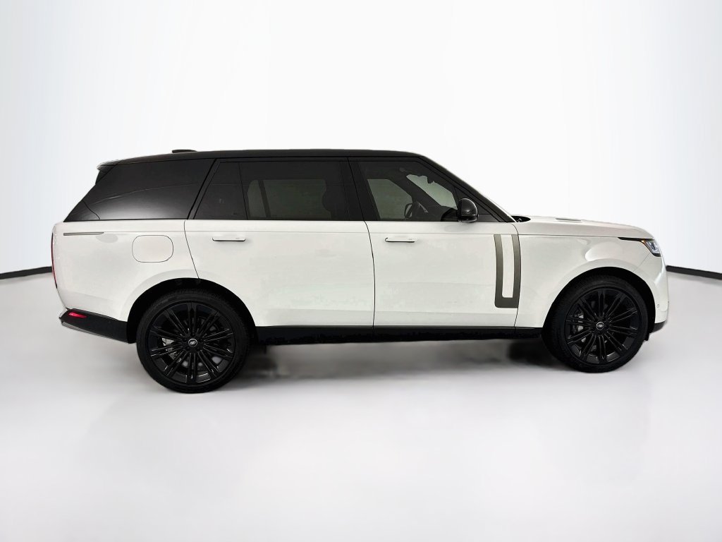 Used 2025 Land Rover Range Rover Long Wheelbase SE AWD/4WD image 4
