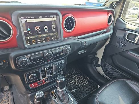 Used 2020 Jeep Gladiator Rubicon AWD/4WD image 17