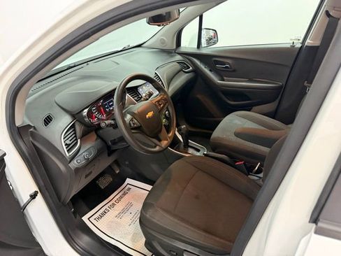 Used 2021 Chevrolet Trax LS w/ Tint and Cruise Package image 18