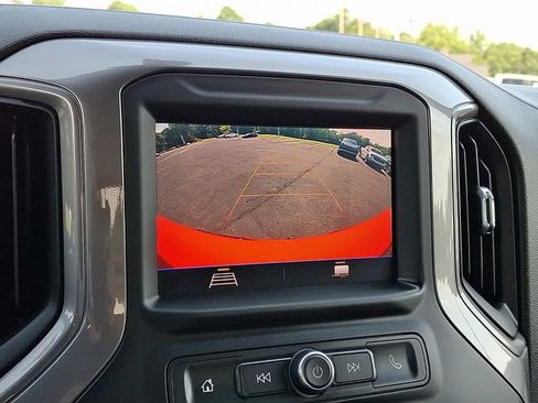 Used 2020 Chevrolet Silverado 1500 Custom w/ Custom Value Package AWD/4WD image 19