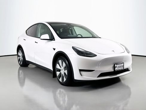 Used 2023 Tesla Model Y Long Range AWD/4WD image 4