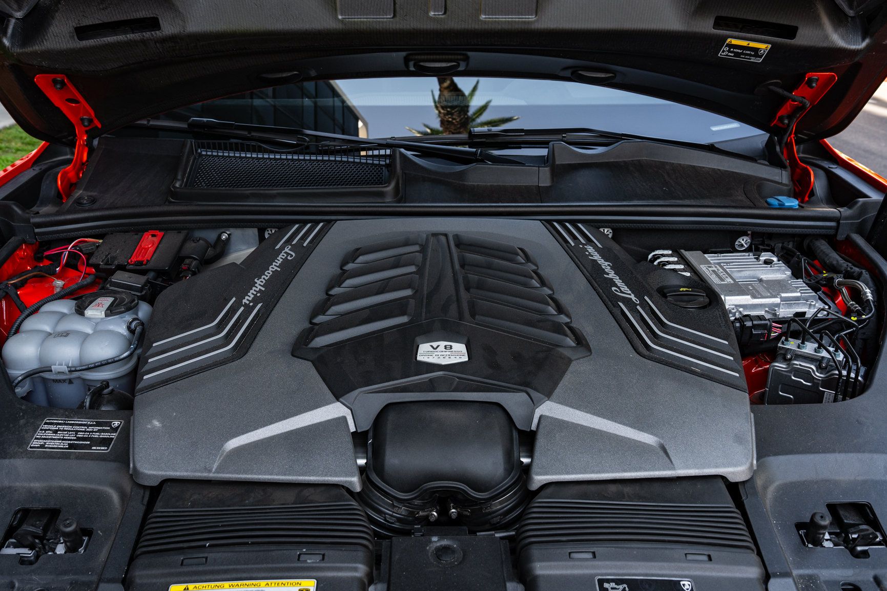 Used 2024 Lamborghini Urus Performante AWD/4WD image 50