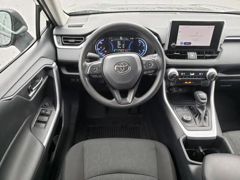 Used 2025 Toyota RAV4 XLE image 15