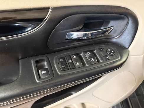 Certified 2020 Dodge Grand Caravan SXT FWD image 43
