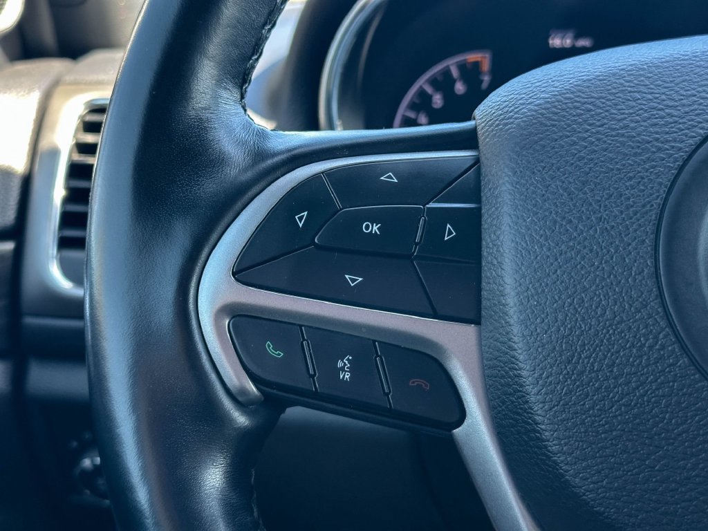 Used 2021 Jeep Grand Cherokee Laredo X RWD image 30
