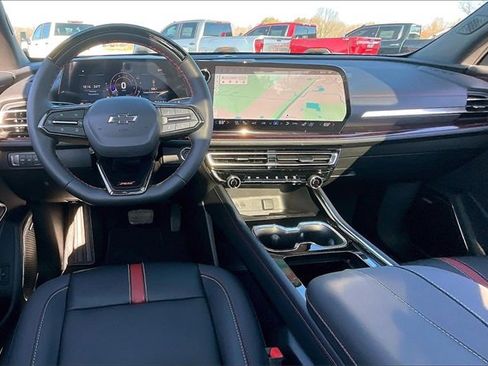 Used 2025 Chevrolet Traverse RS w/ LPO, Floor Liner Package image 8