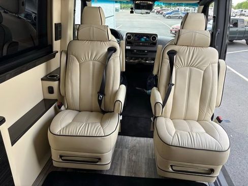 Used 2024 Mercedes-Benz Sprinter 3500 image 40