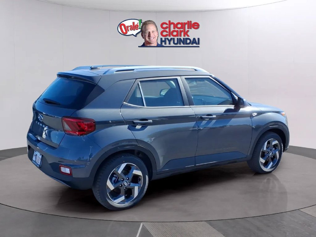 New 2026 Hyundai Venue SEL FWD image 5