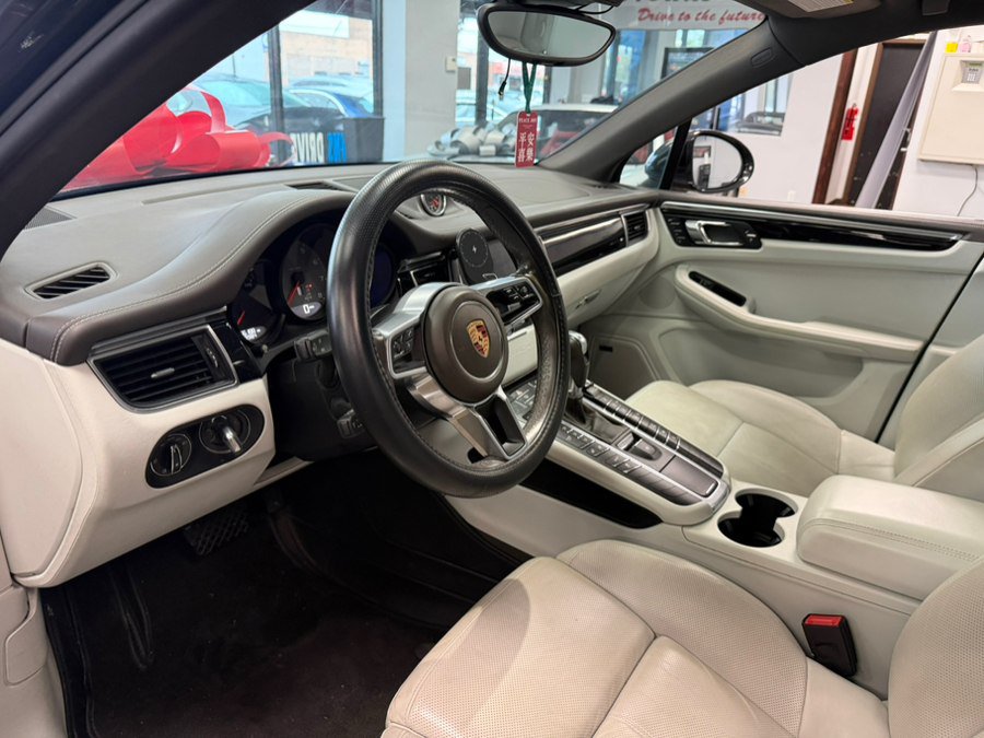 Used 2018 Porsche Macan S AWD/4WD image 22