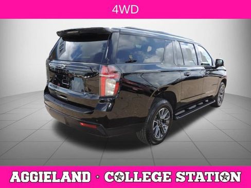 Used 2023 Chevrolet Suburban Z71 w/ Luxury Package AWD/4WD image 4
