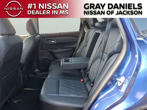 Used 2021 Nissan Rogue Platinum FWD image 26