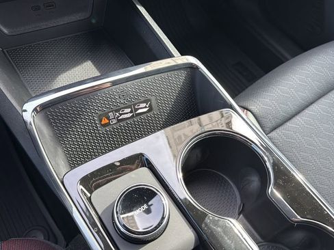 New 2026 Chevrolet Equinox RS w/ LPO, Floor Liner Package FWD image 34