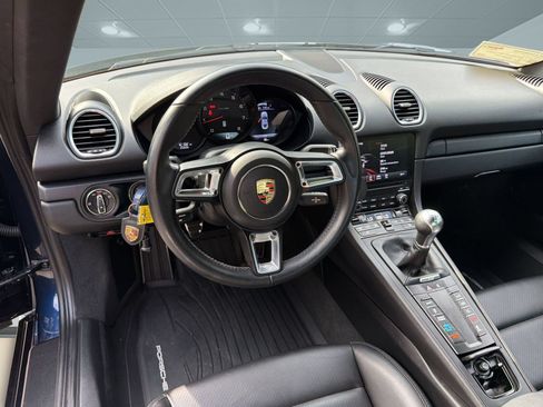 Used 2021 Porsche 718 Cayman RWD image 22