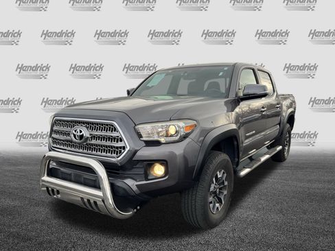 Used 2016 Toyota Tacoma TRD Off-Road image 6
