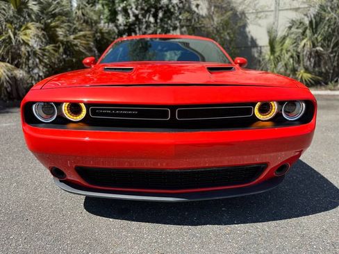 Used 2023 Dodge Challenger SXT image 3
