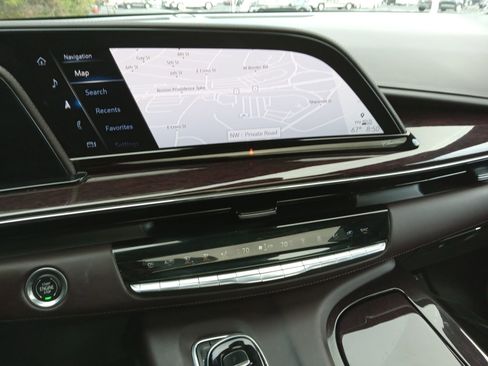 Used 2021 Cadillac Escalade Sport Platinum image 16