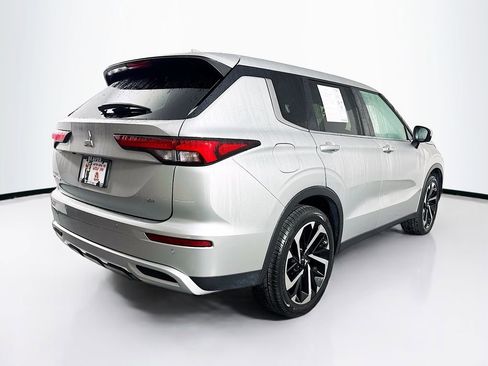 Used 2023 Mitsubishi Outlander SE image 10