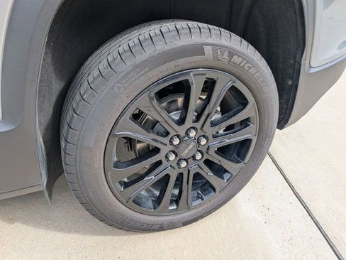 Used 2023 GMC Acadia SLE w/ Elevation Edition FWD image 23