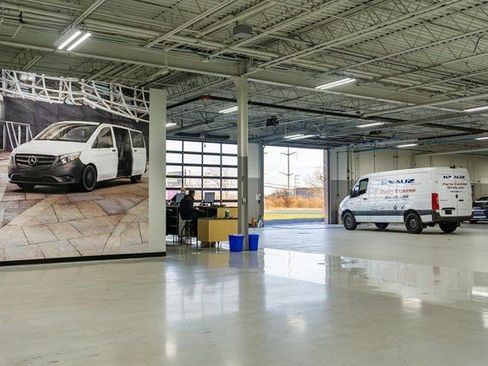 Used 2025 Mercedes-Benz Sprinter 3500 image 22