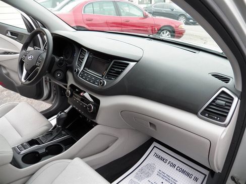 Used 2017 Hyundai Tucson SE image 13