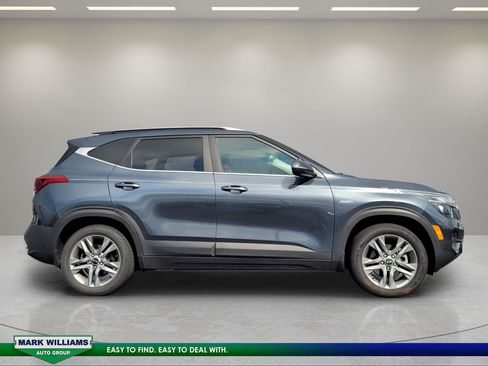 Used 2021 Kia Seltos S AWD/4WD image 2