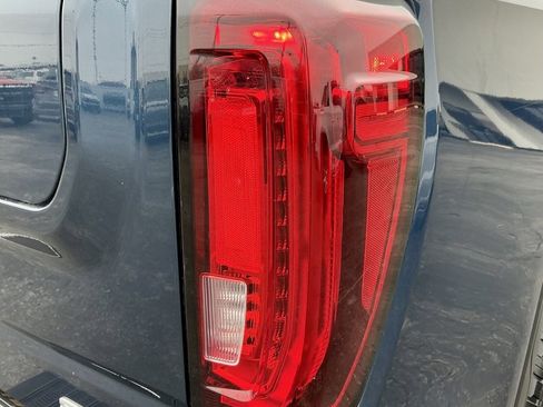 Used 2021 GMC Sierra 1500 SLT image 16