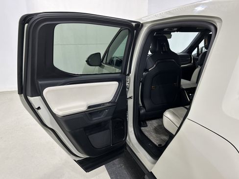 Used 2025 Rivian R1T Adventure AWD/4WD image 17